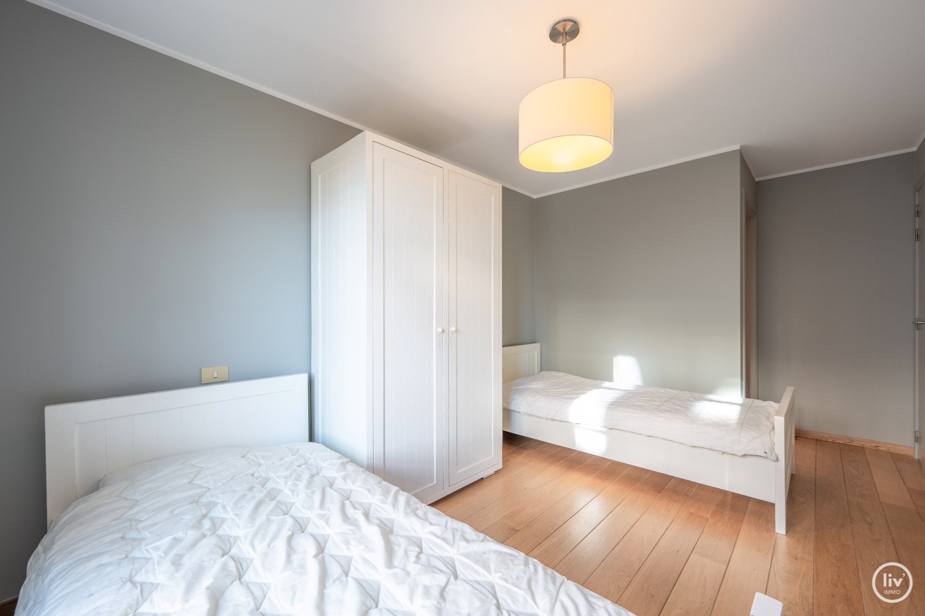 Prachtig HOEKappartement met 2 mooie slaapkamers gelegen op de Zoutelaan te Knokke.  foto 13