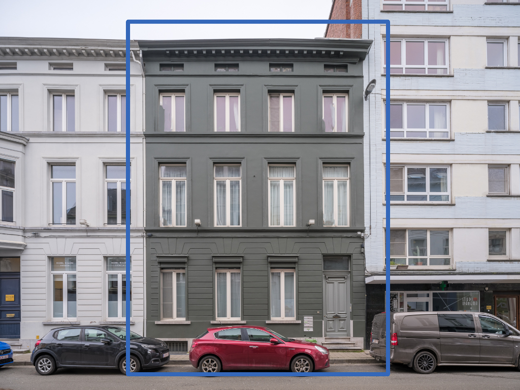 Ruim appartement met centrale ligging en groot potentieel nabij het Sint-Annaplein foto 1