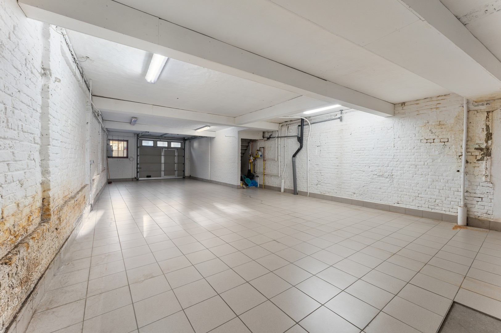 Instapklare kantoorruimte/praktijkruimte met ruime garage te centrum Roeselare! foto 20