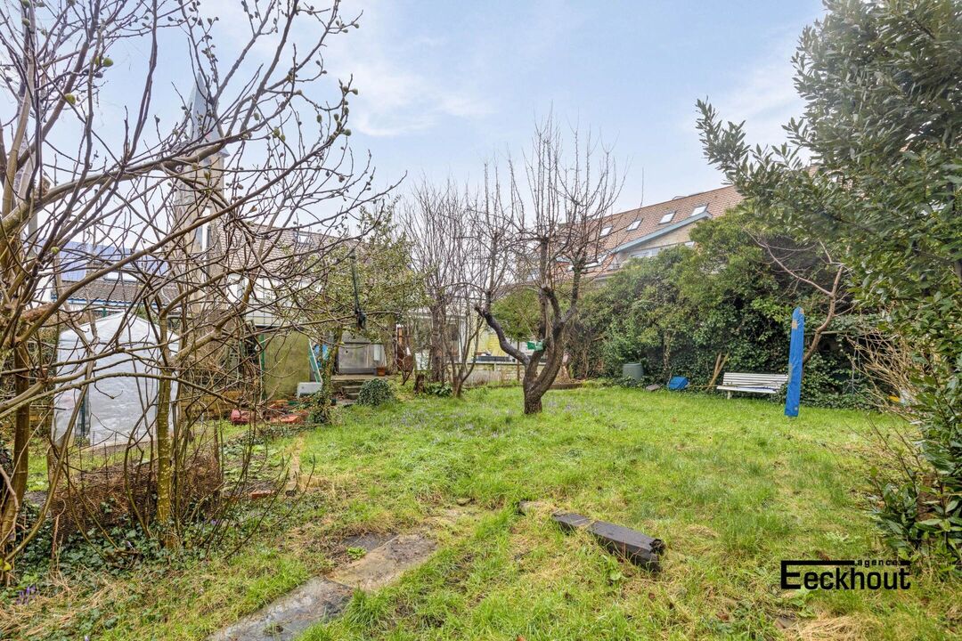 Authentieke halfopen woning met zuid georiënteerde tuin te Bredene-Dorp en met de mogelijkheid om  het ernaast liggend lot bouwgrond afzonderlijk aan te kopen! foto 22