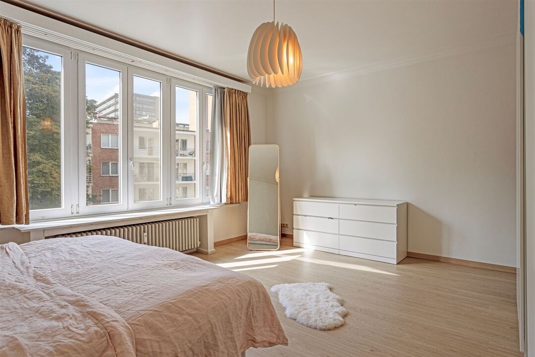  Uitzonderlijk gelegen ruim 3 slaapkamer appartement aan het Prins Albertpark. foto 16