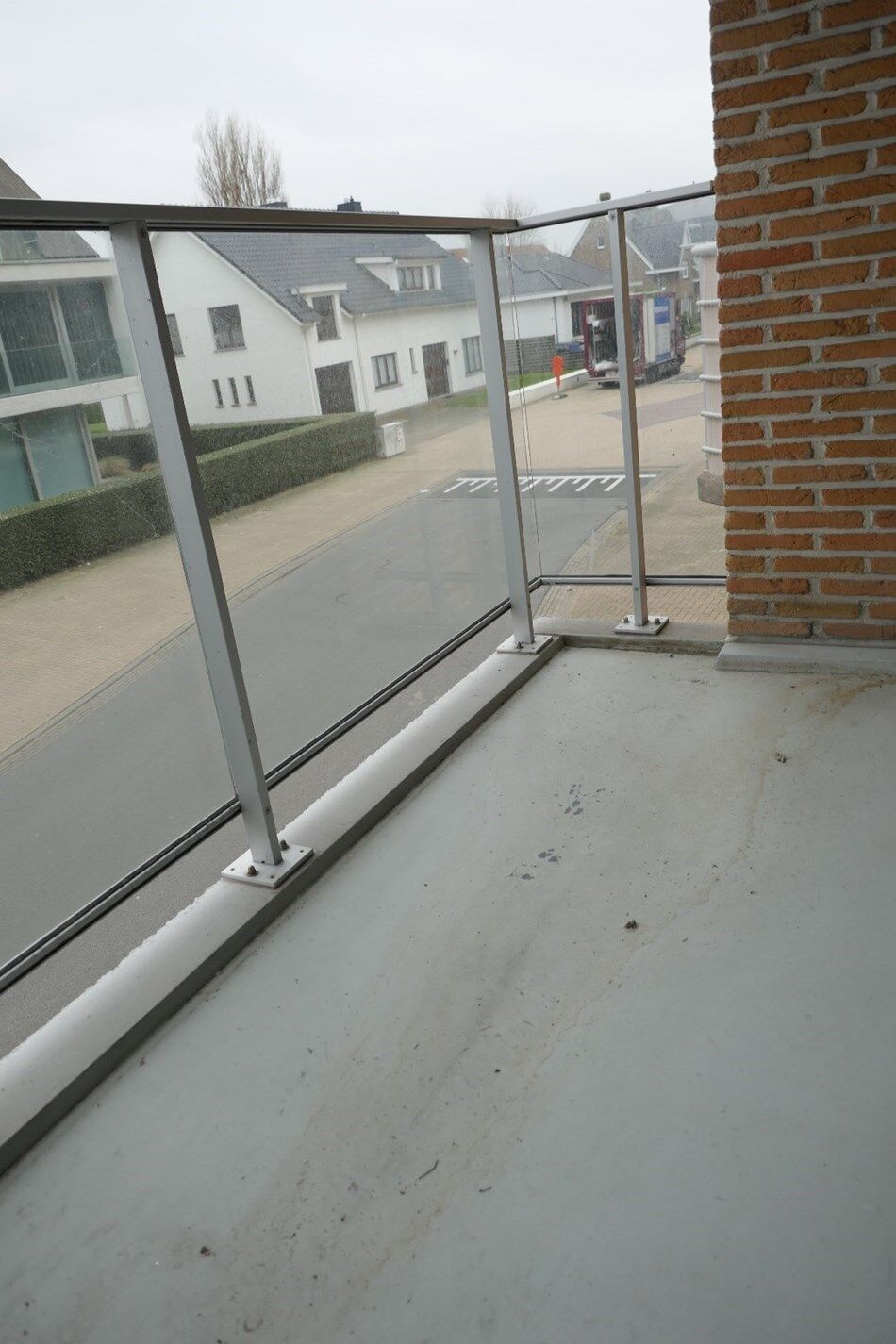 Goed gelegen appartement met staanplaats, berging en open zichten, net om de hoek van de zeedijk te Zeebrugge. foto 8