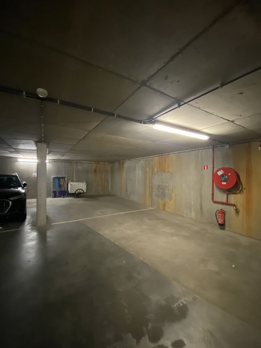 Ruime autostaanplaats in recente ondergrondse garage te koop foto 5