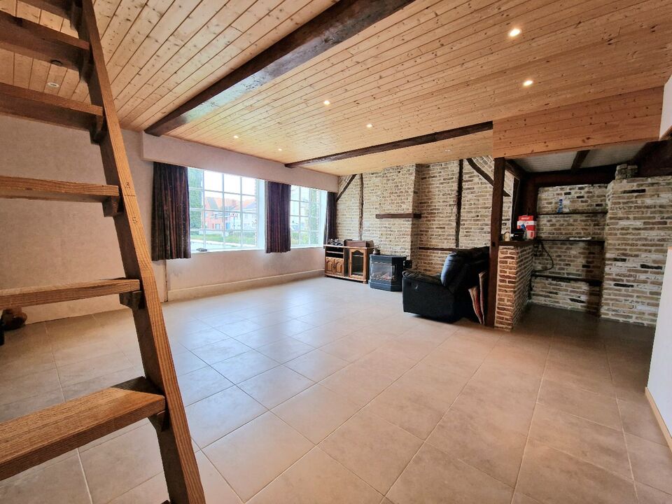 Krombeke - Deels gerenoveerde HOB voorzien van 2 slaapkamers (3 mogelijk), ruim atelier en garage.  foto 5