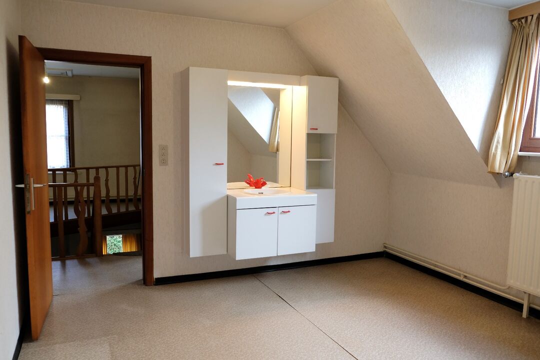 Ruime halfopen bebouwing met 4 slaapkamers in centrum Sint-Martens-Latem foto 12