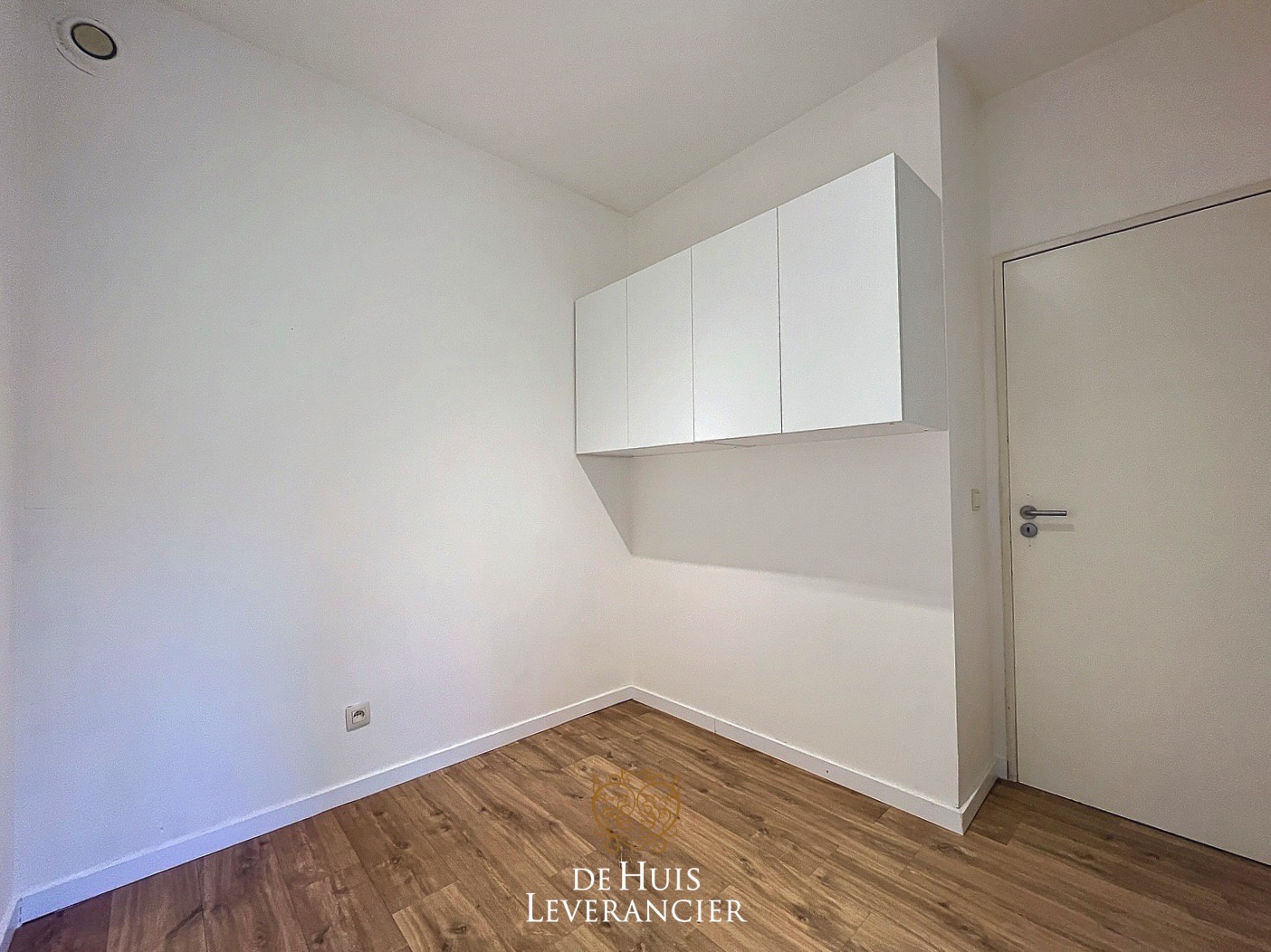 Instapklaar gelijkvloers-appartement met 2 slaapkamers + dressing te koop in Kontich foto 17