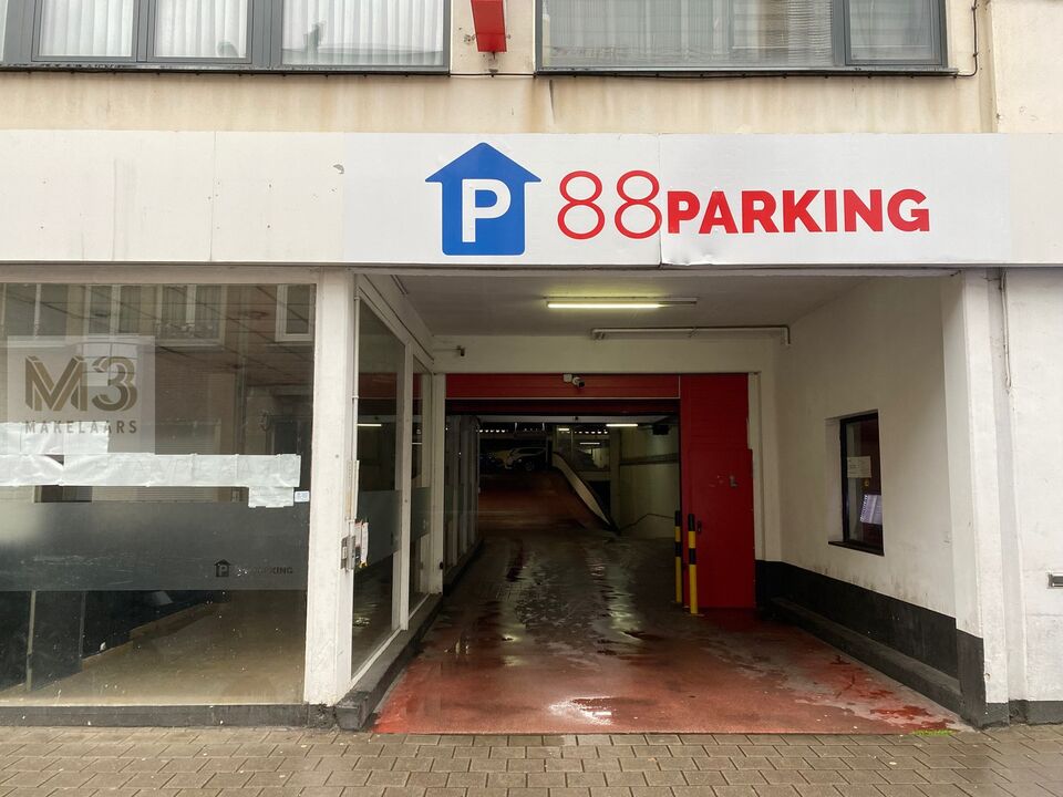 Volledige parkeergarage te koop met 181 autostaanplaatsen naast Turnhoutsebaan Antwerpen. foto 5