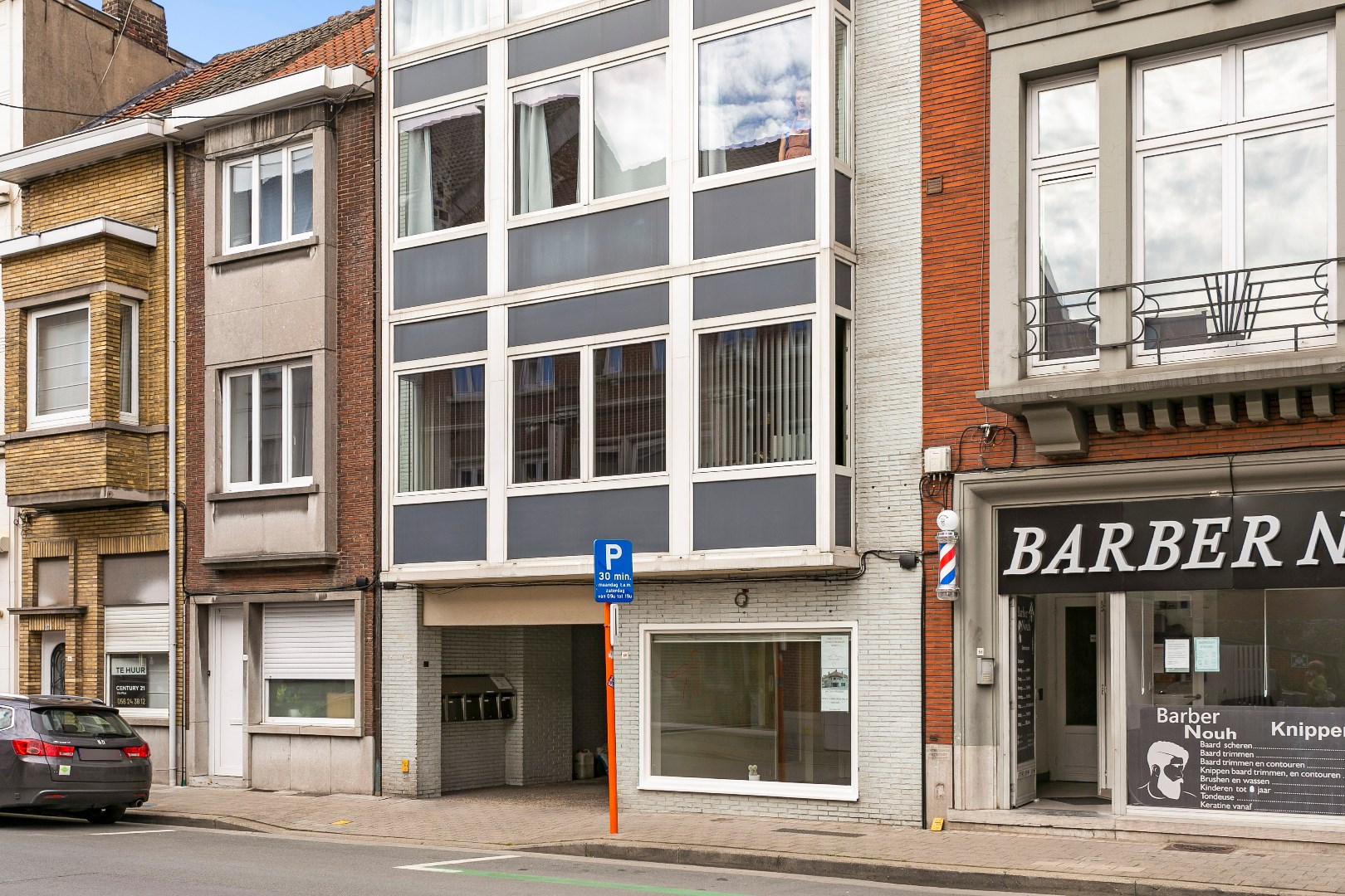 Ideale praktijk-, kantoor- of handelsruimte in het centrum van Kortrijk! foto 15