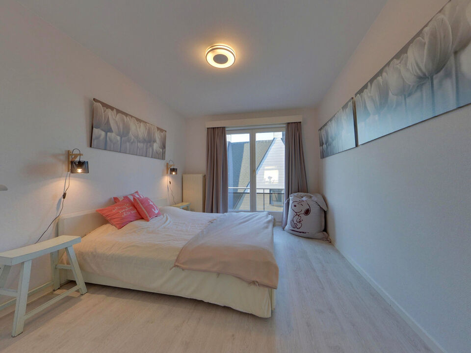 Ruim lichtrijk en gemeubeld 2-slaapkamer appartement in Duinbergen foto 10