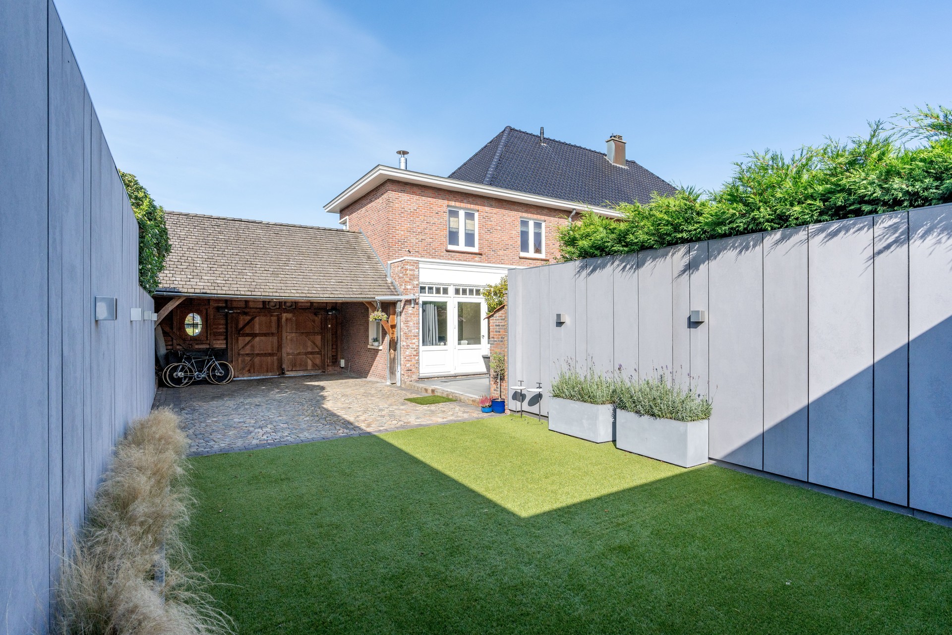 KARAKTERVOLLE, GERENOVEERDE WONING IN CENTRUM OPGLABBEEK foto 1