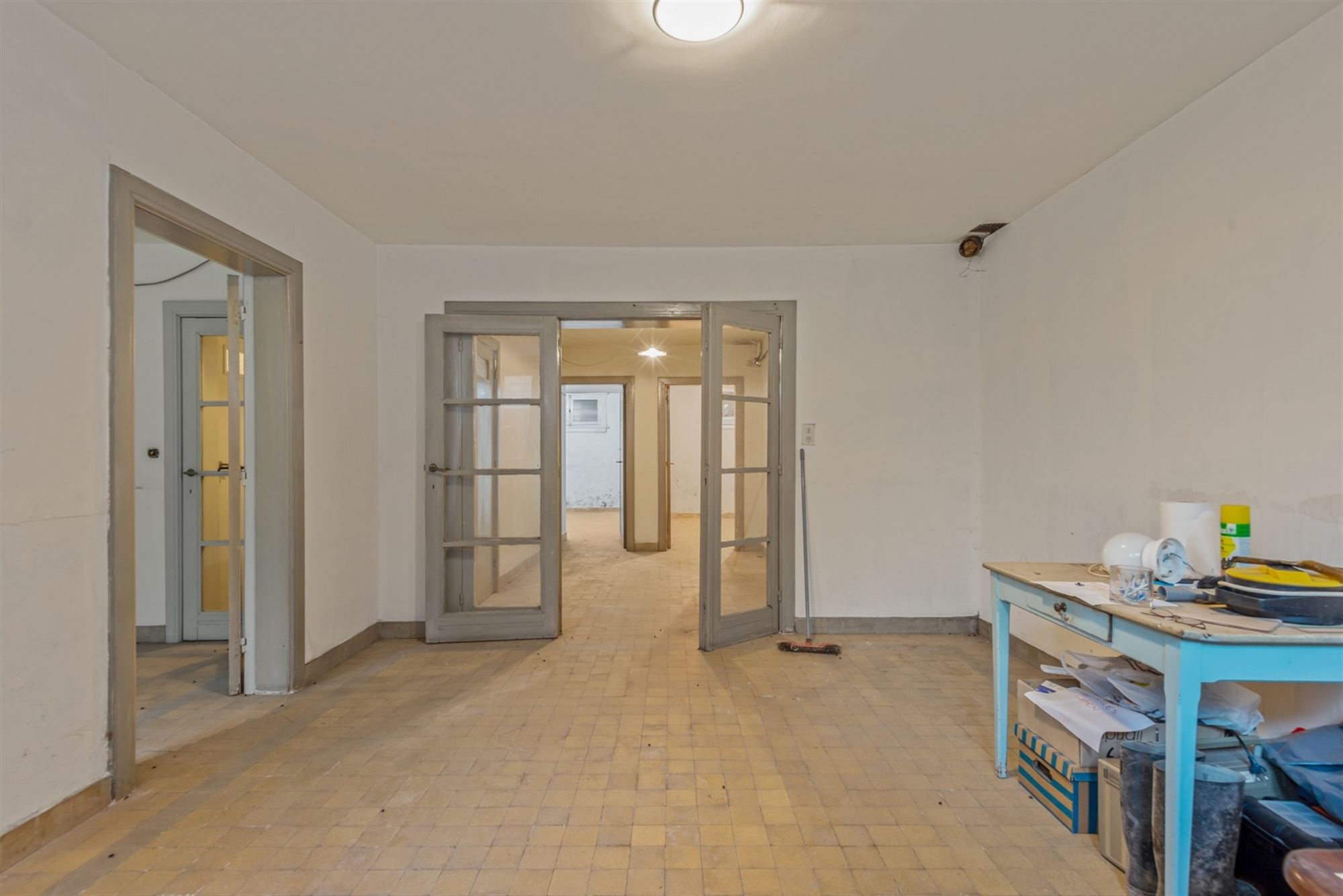 Atelier/ kantoor in entresol te Antwerpen - Tentoonstellingswijk foto 1