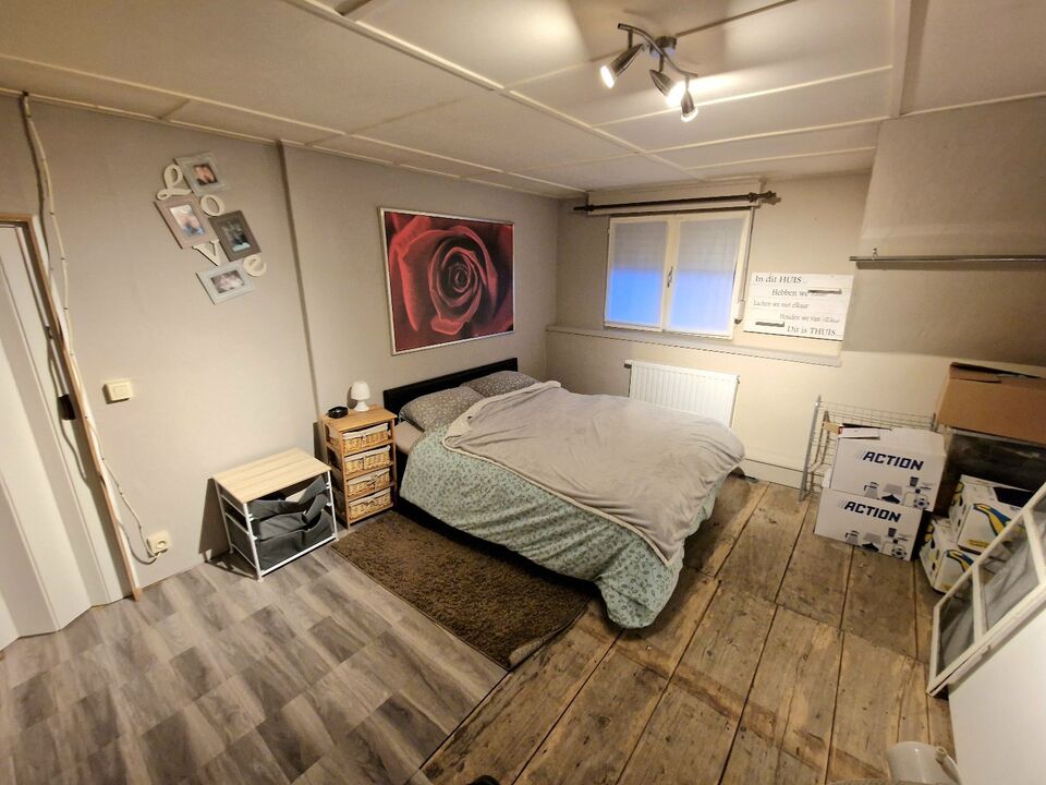 KROMBEKE - Te renoveren halfopen woning voorzien van  slaapkamers en garage. foto 12