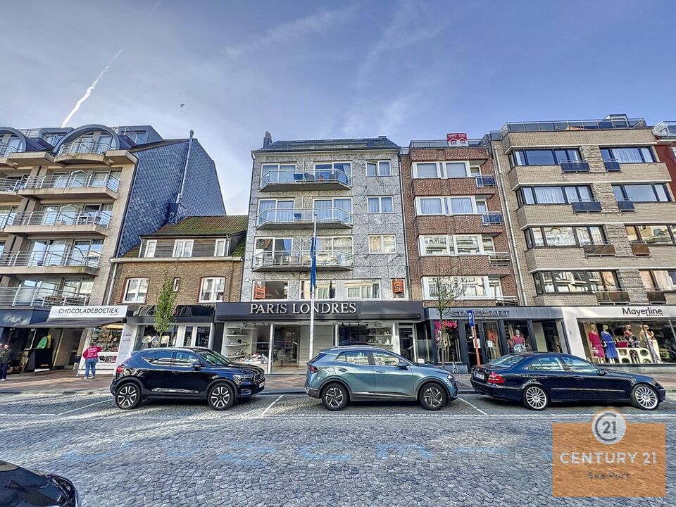 Zeer ruim appartement (147m²) in de winkelstraat, stapvoets van de Zeedijk en het strand foto 14