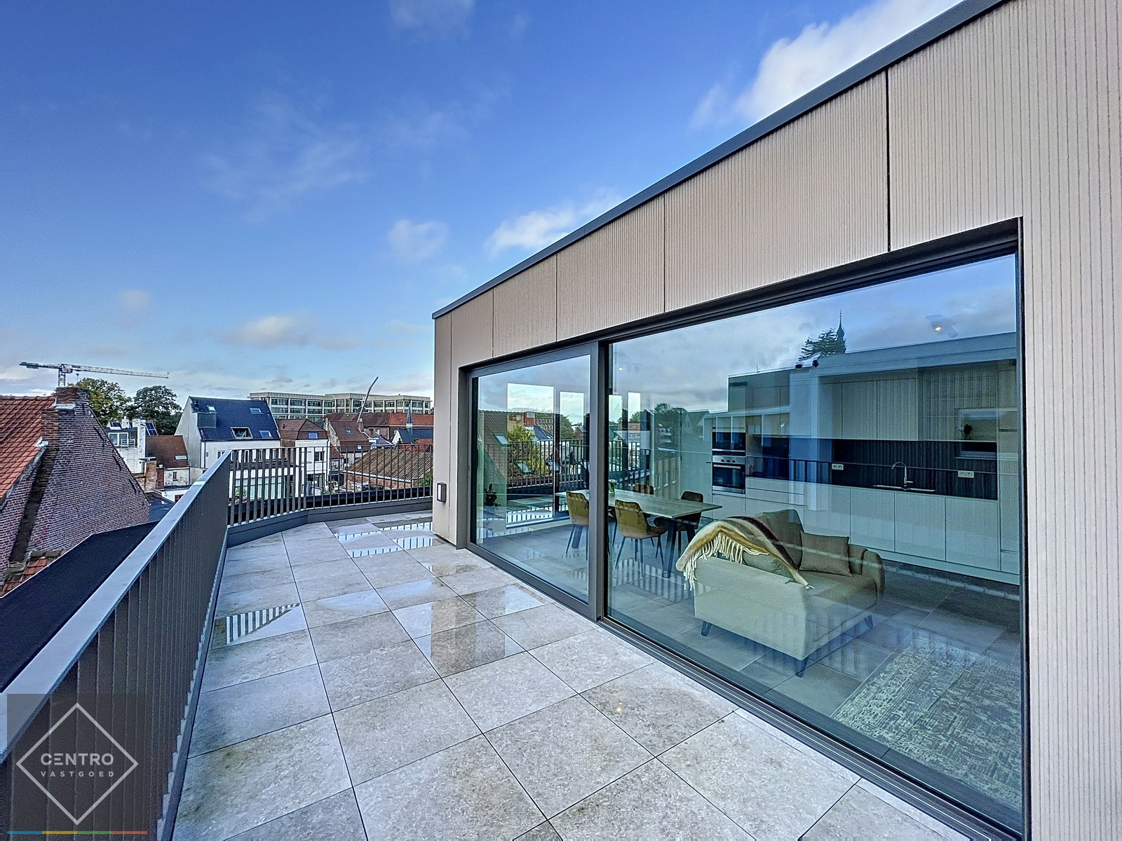Volledig afgewerkte en geschilderde Penthouse (100m²) met RUIME terrassen (33m²) in kleinschalig project pal in het CENTRUM van Kortrijk ! foto 25