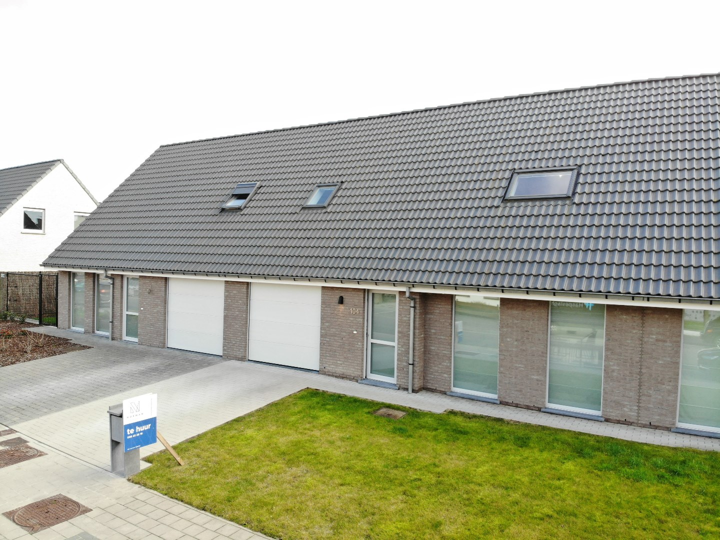 Recente topwoning te huur in Kuurne foto 1