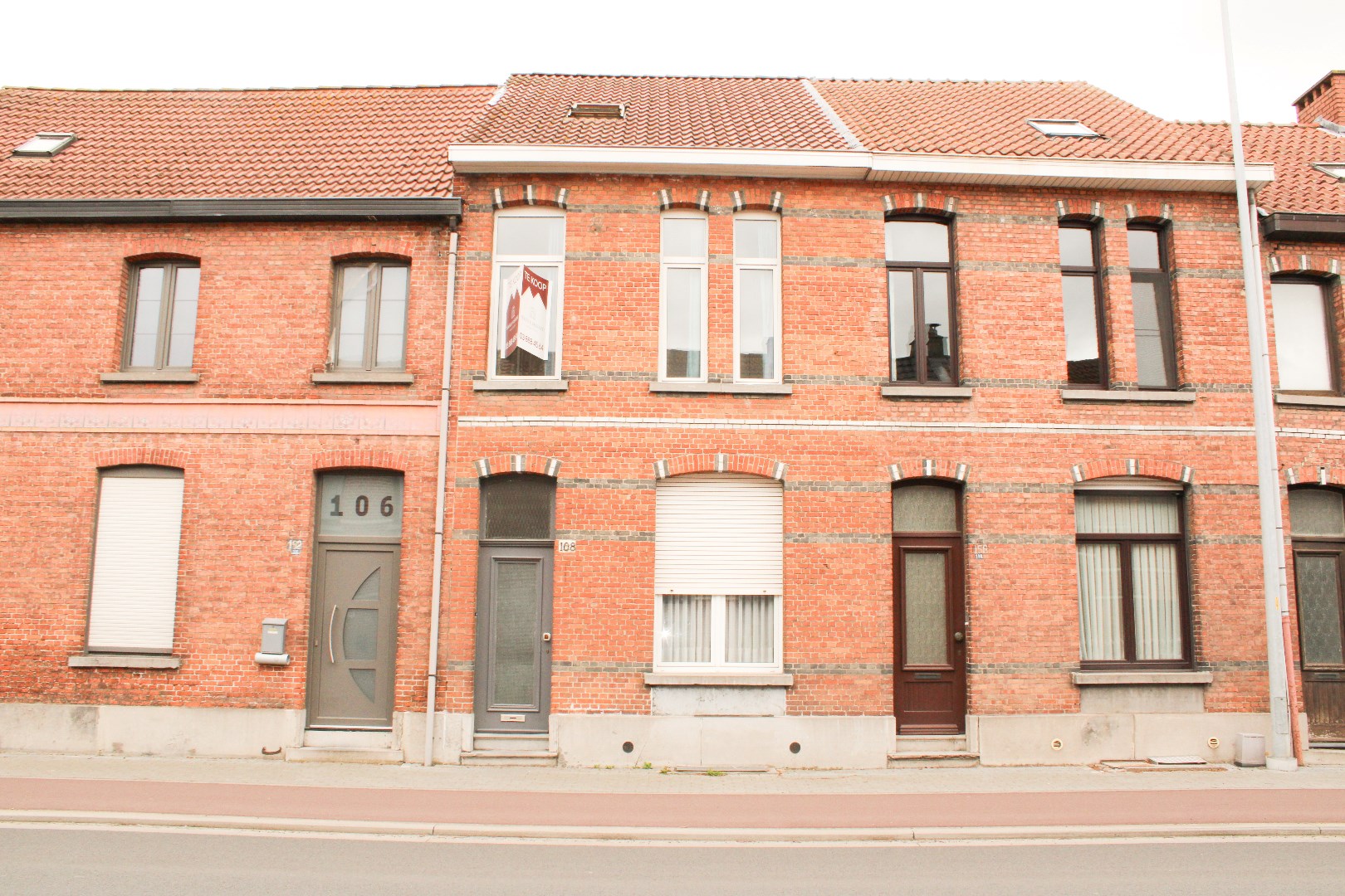 Centraal gelegen woning in Sint-Niklaas met vier slaapkamers en tuin: Ontdek de potentie van licht en ruimte! foto 1
