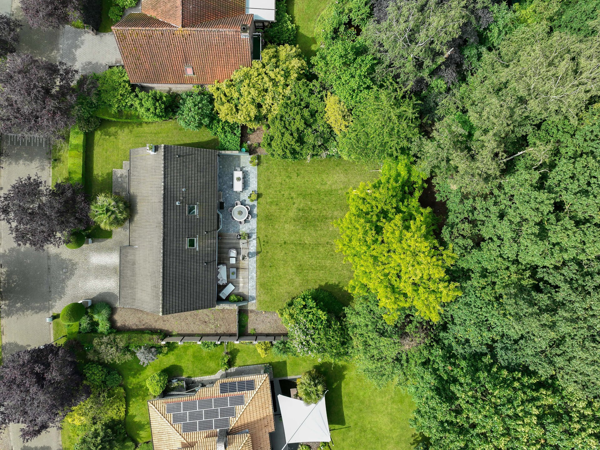 Verzorgde Villa met prachtig tuin in Doodlopende Straat  foto 43