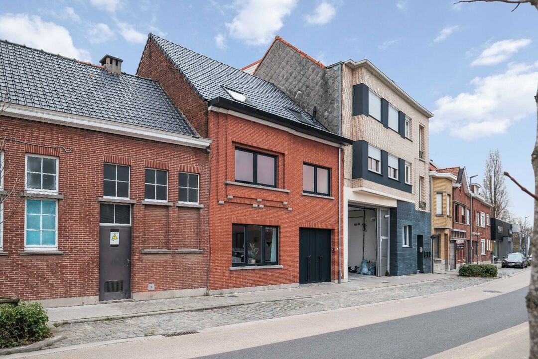 Lichtrijke, energiezuinige woning met 4 slaapkamers, 2 badkamers en grote tuin in Kortrijk foto 1