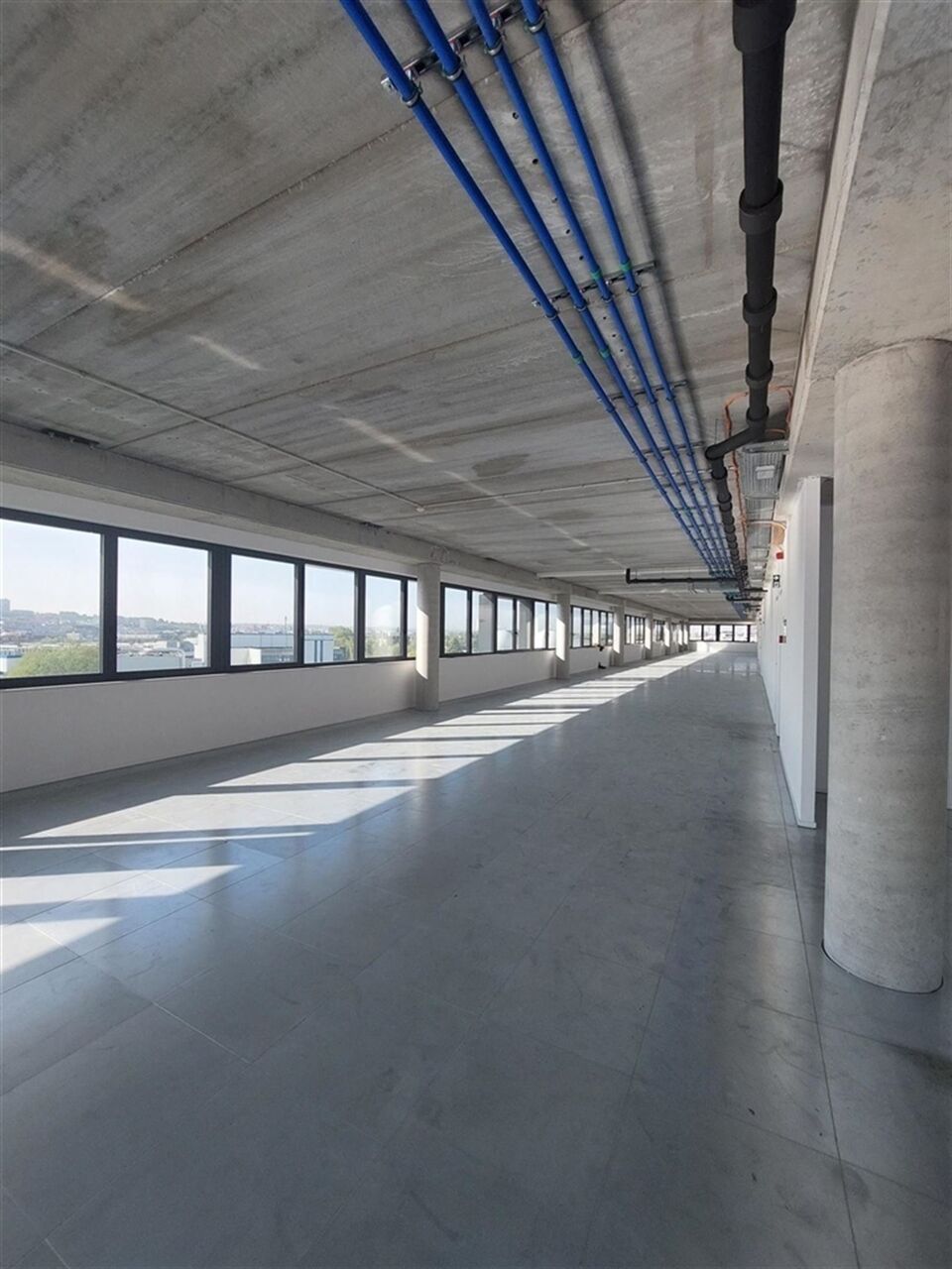 WHITE ANGLE: modulaire kantoren te huur vanaf 250m² foto 8