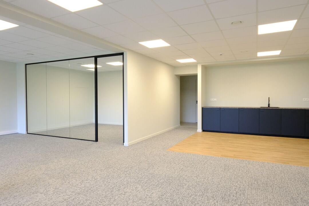 Nieuwbouw kantoorruimte van 147 m² in Bilzen foto 1