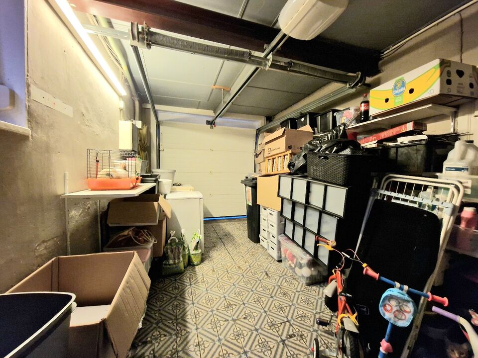 KROMBEKE - Te renoveren halfopen woning voorzien van  slaapkamers en garage. foto 14