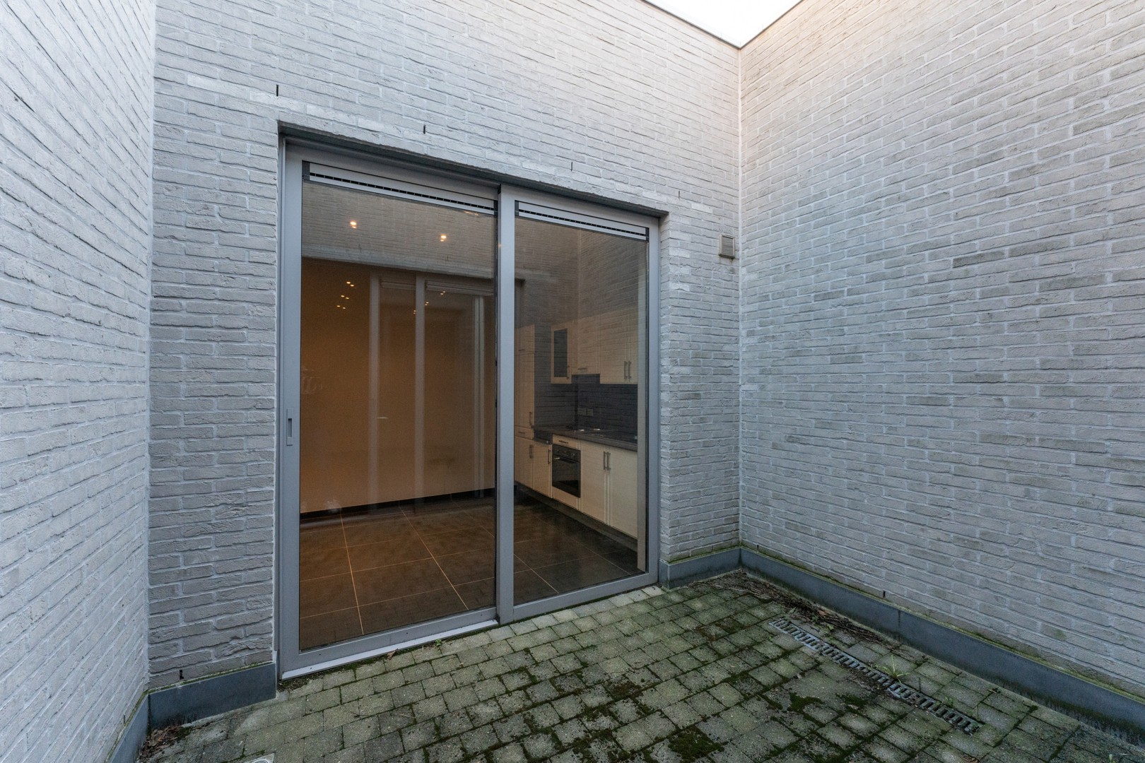 Instapklare kantoorruimte/praktijkruimte met ruime garage te centrum Roeselare! foto 13