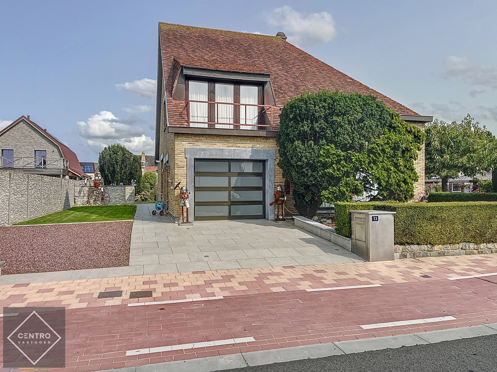 Mooi gelegen villa te Uitkerke met 3 slpks, garage én dubbele oprit! foto 1