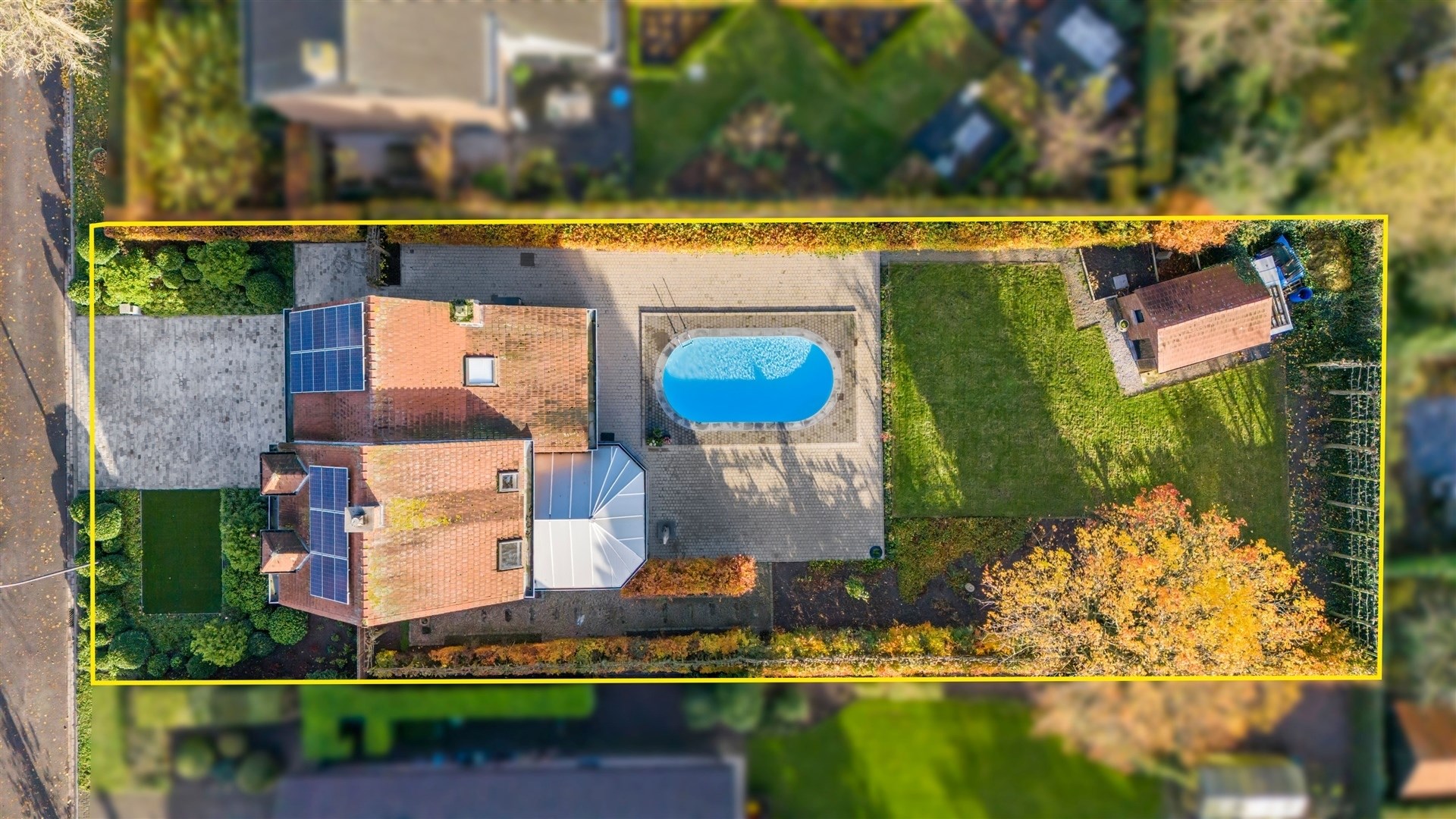 Karaktervolle gezinswoning met dubbele garage en zwembad op een uitstekende locatie in De Klinge (1.100m²) foto 35
