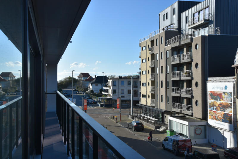 Nieuwbouw appartement in centrum Sint-Idesbald foto 4