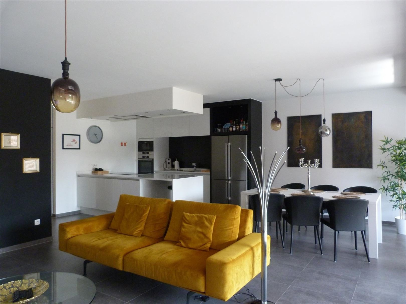 Luxe nieuwbouw-appartement met 2 slpk's,terras en garage in centrum St - Truiden foto 8