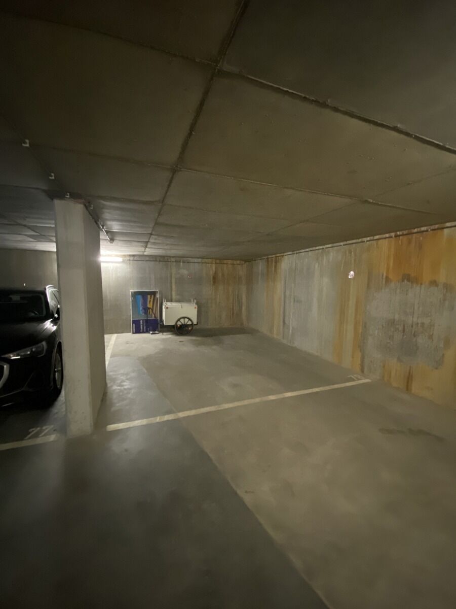 Ruime autostaanplaats in recente ondergrondse garage te koop foto 4