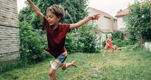 Buiten spelen zonder zorgen? Zo creëer je een kindvriendelijke tuin 