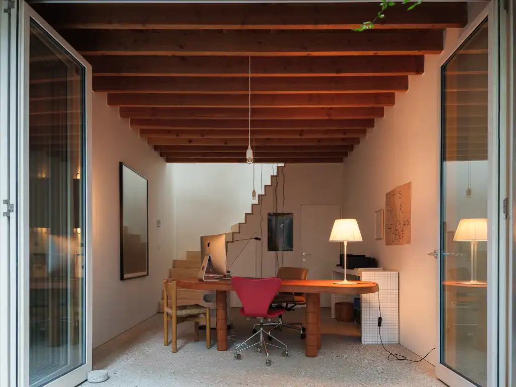 Architectuur, centrum Gent – Genereuze split-level woning met bijzondere ruimtelijkheden, dakterras, en achterliggende polyvalente praktijkruimte. foto 23