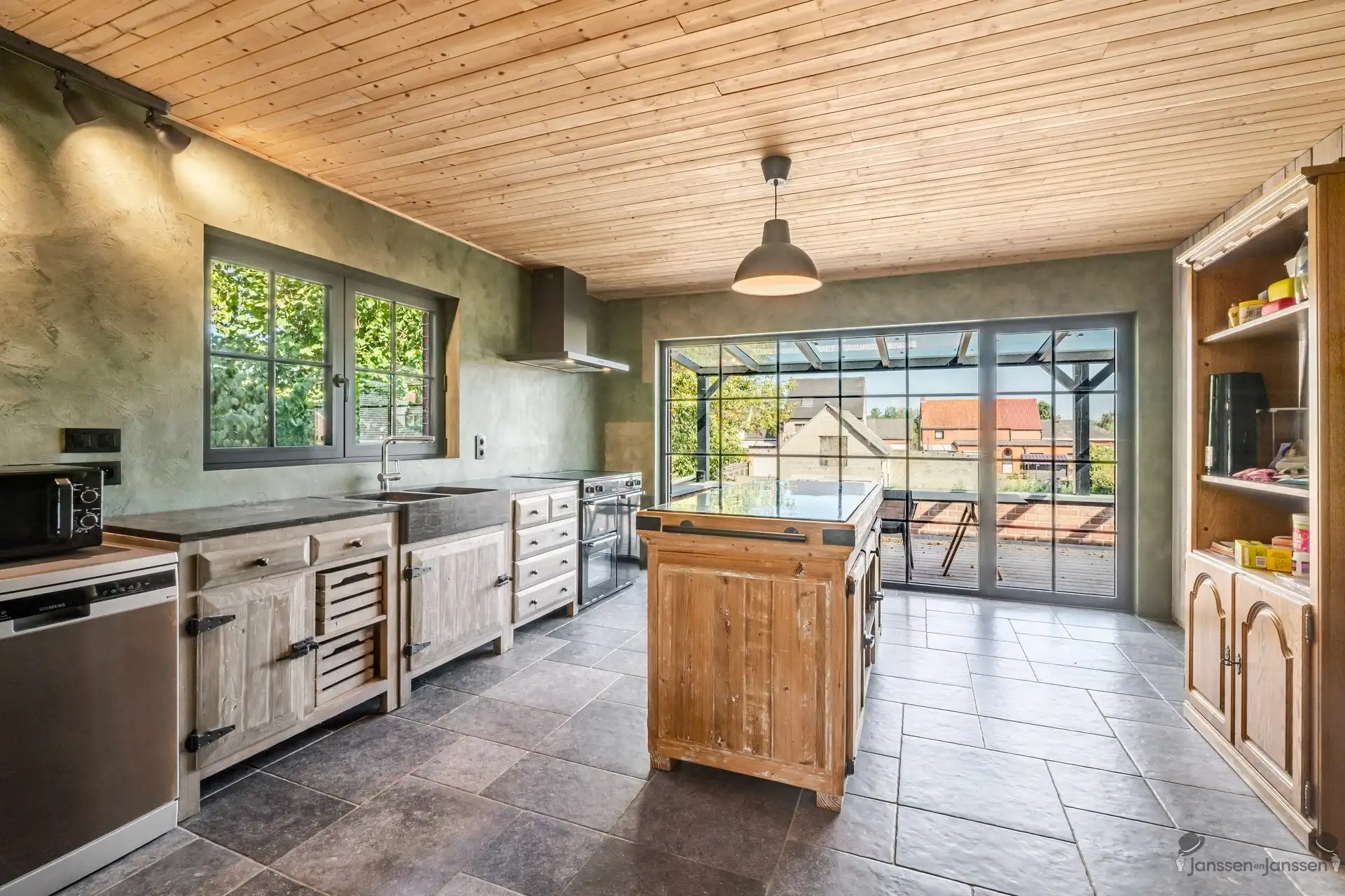 Karaktervolle woning met uitbreidingsmogelijkheden en ruime tuin foto 9