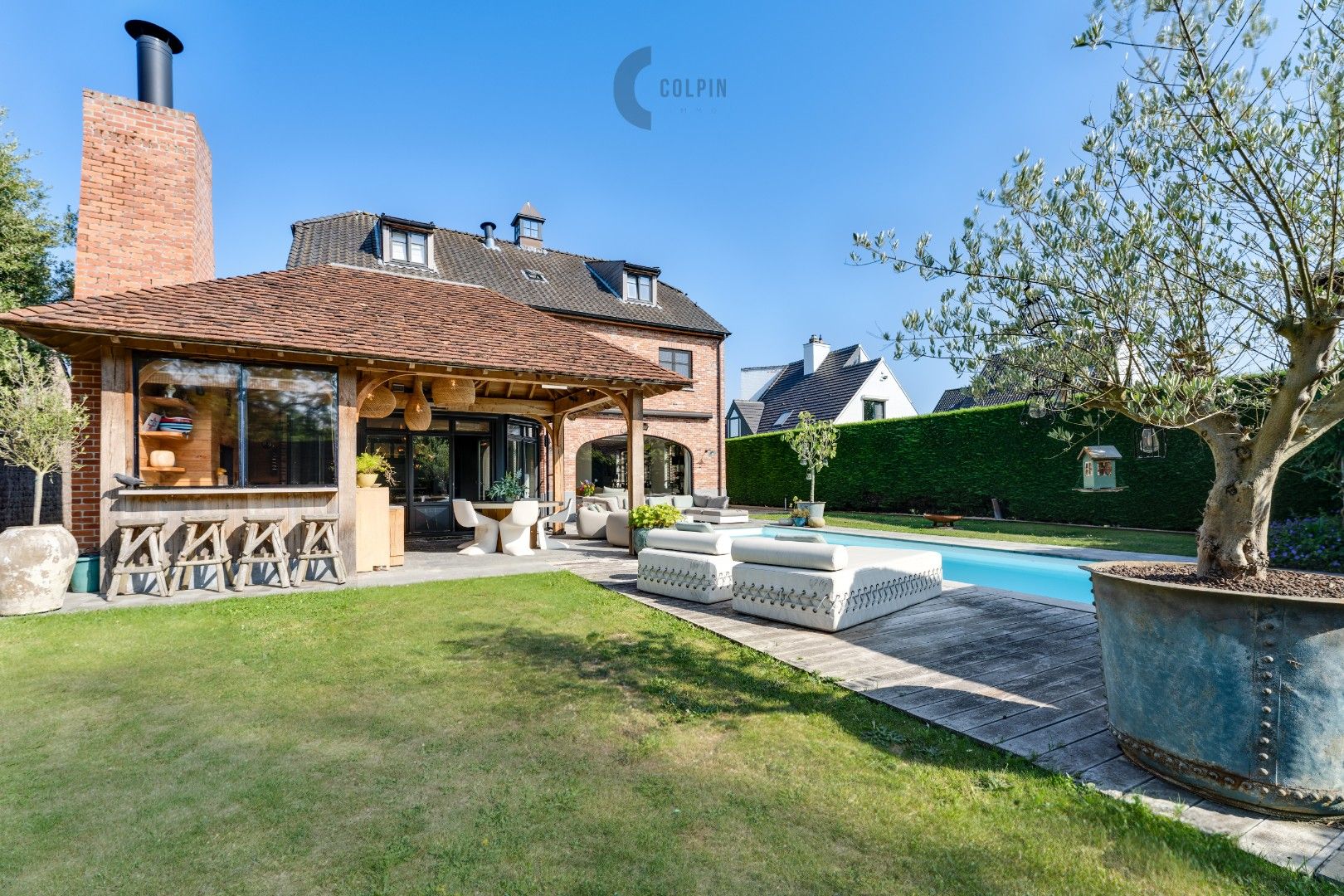 Adembenemende villa in een rustige wijk foto 4