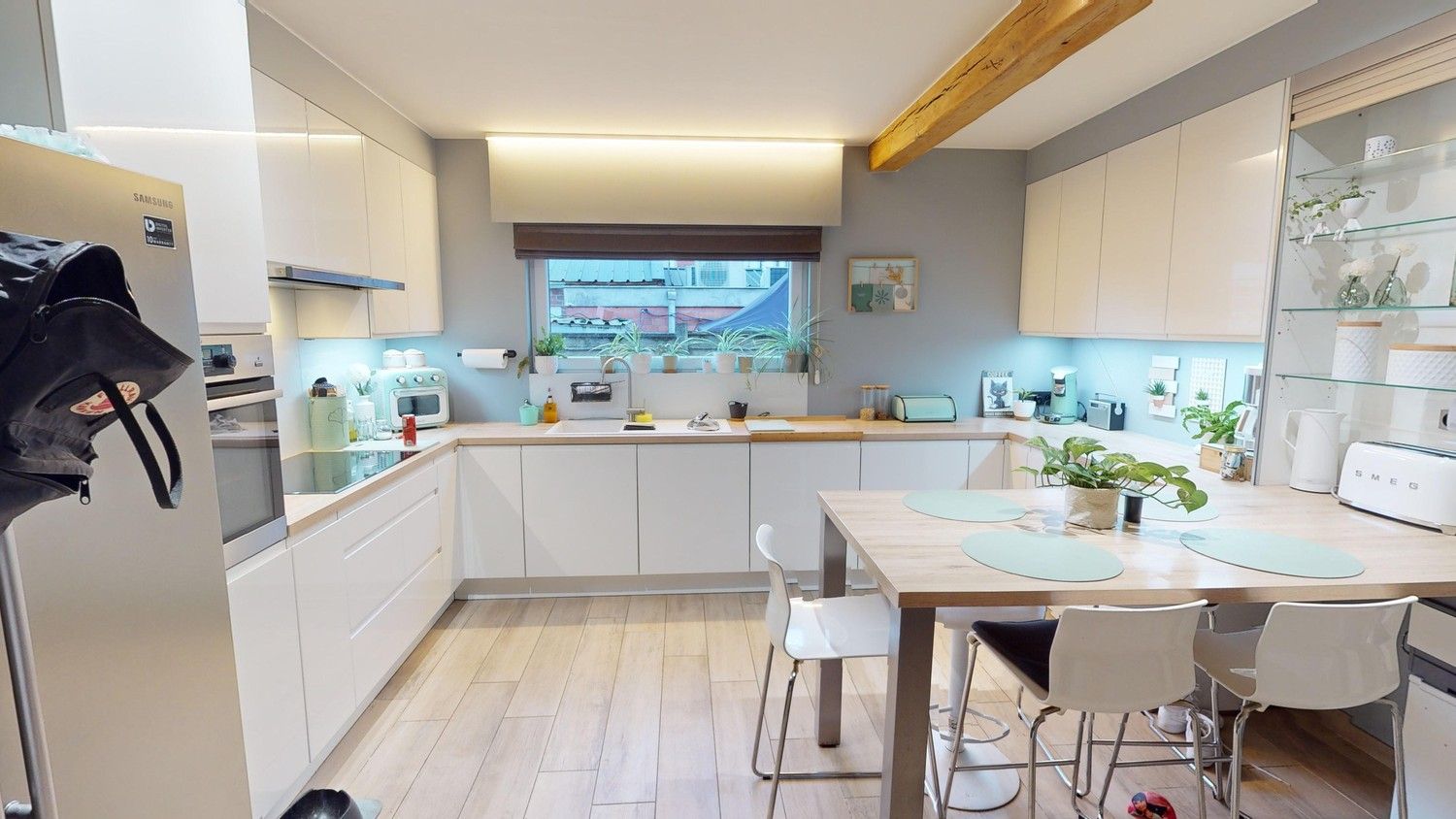 Te koop: Goed draaiende frituur mét gerenoveerde woning in het hart van Zingem! foto 9