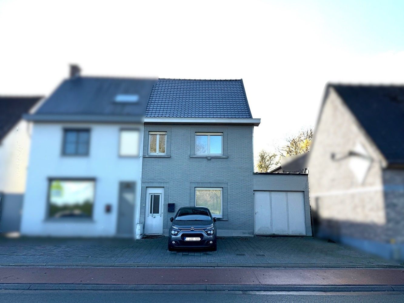 Ruime woning met mogelijkheid tot 4 slaapkamers! foto {{pictureIndex}}