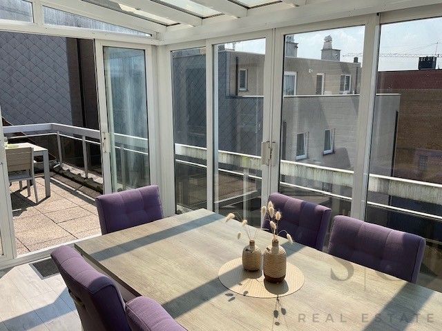 Unieke penthouse met 2 terrassen in hartje Koksijde – op wandelafstand van het strand foto 19