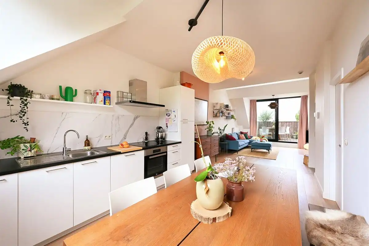 Unieke duplex met zonneterras in de gegeerde Harmoniewijk foto 2
