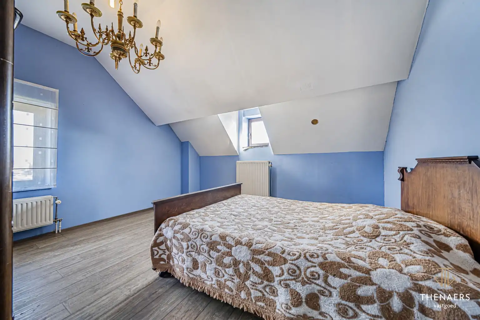 Karaktervolle en uitzonderlijk ruime woning met 5 slpks op&nbsp;een perceel van 36a 60ca. foto 31