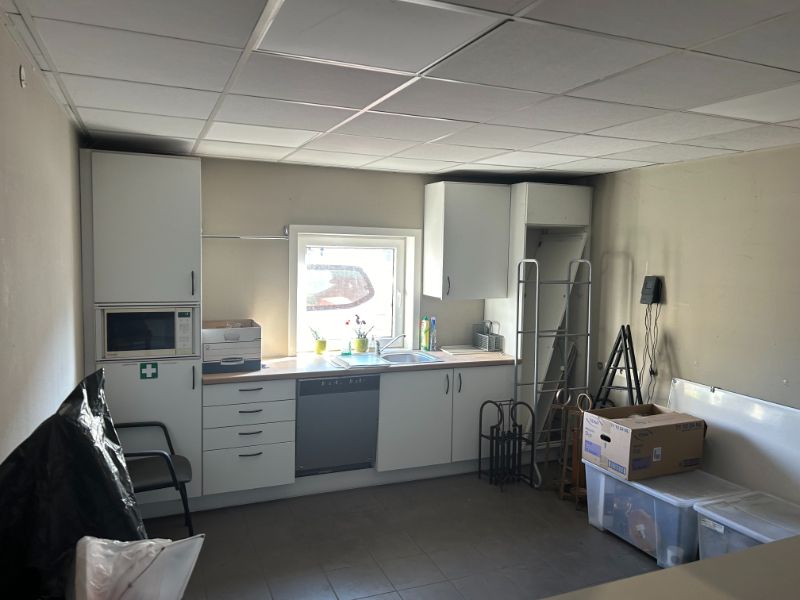 Ruime magazijn- of atelierruimte van 833 m² foto 9