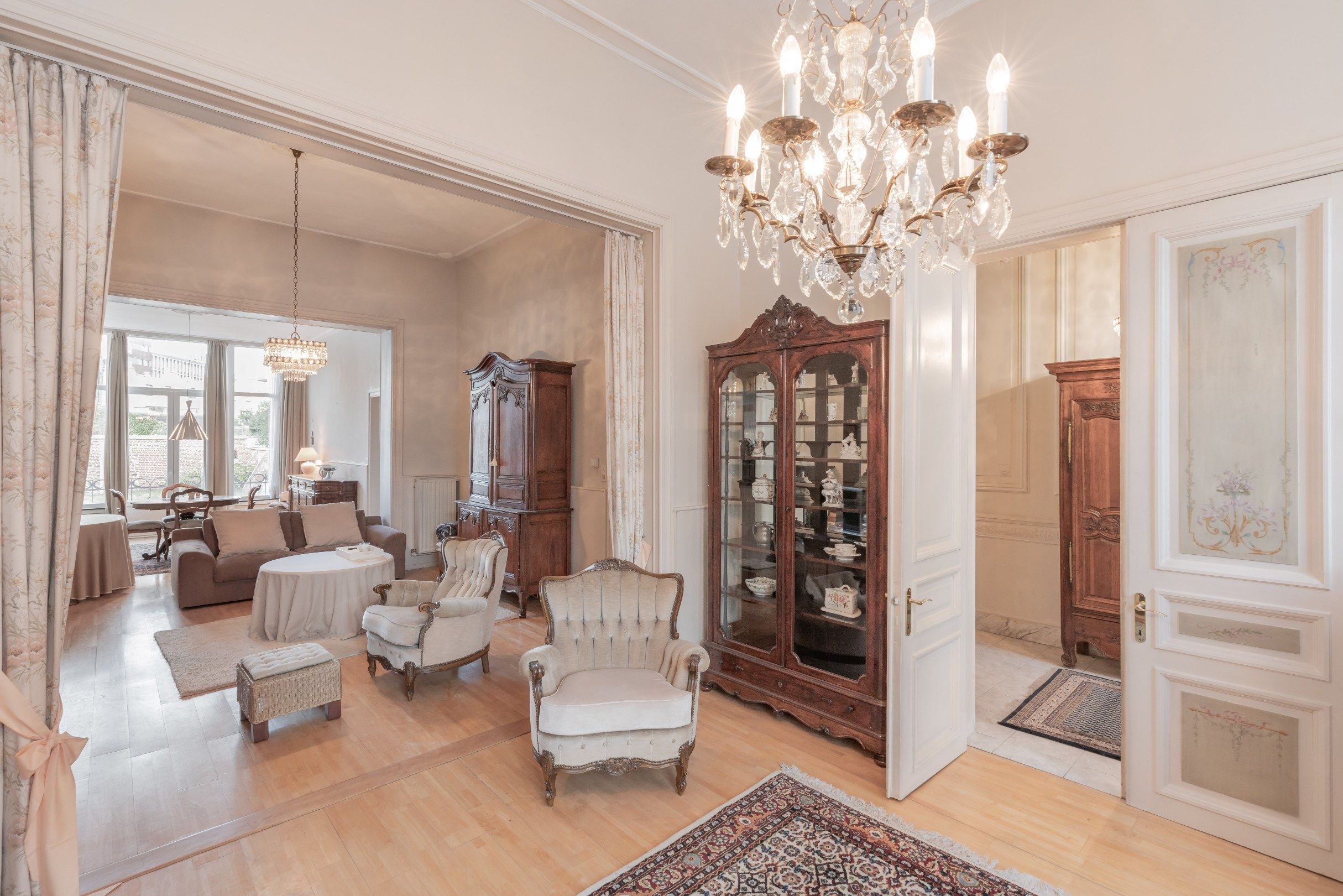 Prachtige authentieke herenwoning op toplocatie! foto {{pictureIndex}}