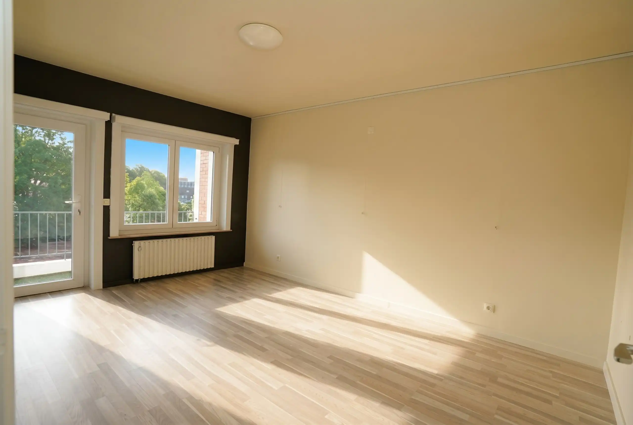 Vernieuwd appartement met garage en terras foto 8