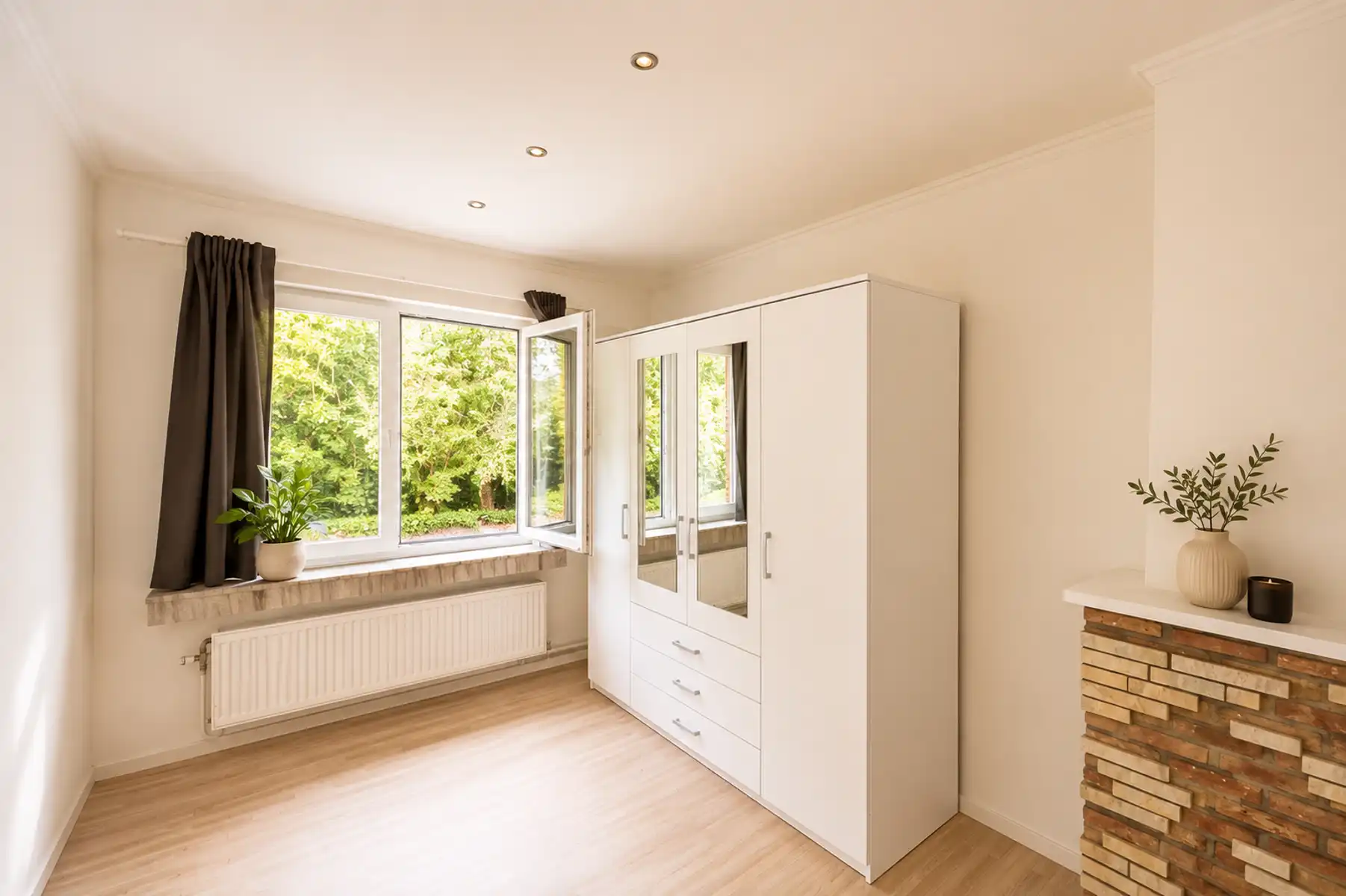 Lichtrijke, gerenoveerde woning in Boom foto 19
