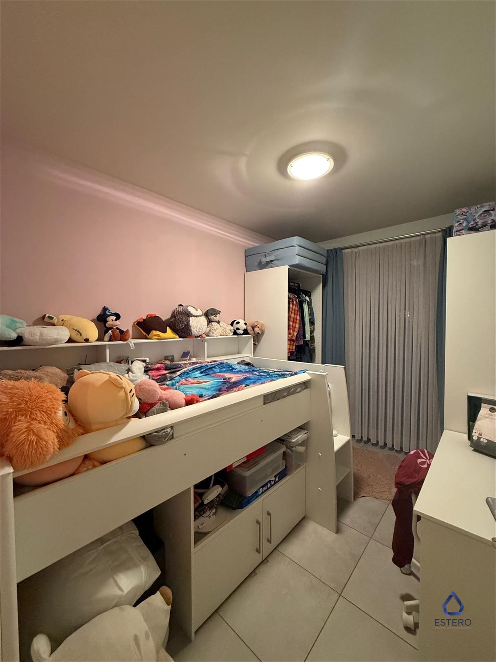 Leuk gelijkvloers appartement met groot terras, aangelegd tuintje en garagebox foto 10