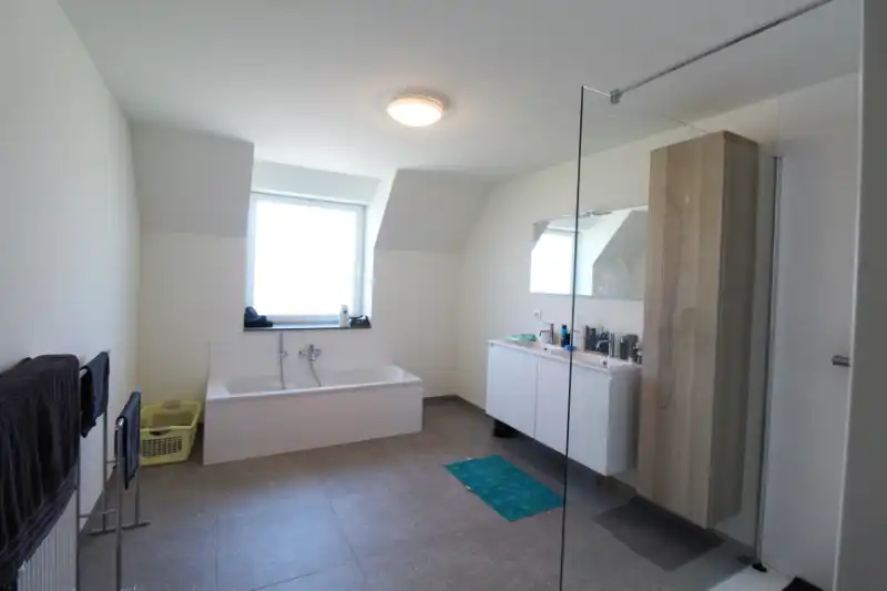 Energiezuinige halfopen woning in Meulebeke foto 13