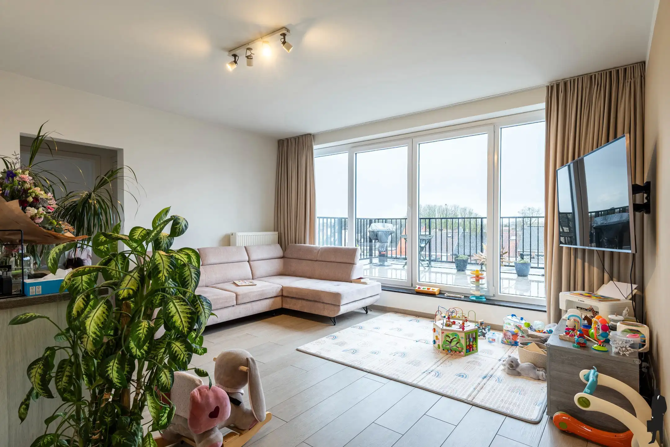 Instapklaar appartement met 2 slaapkamers en zonnig terras foto 3