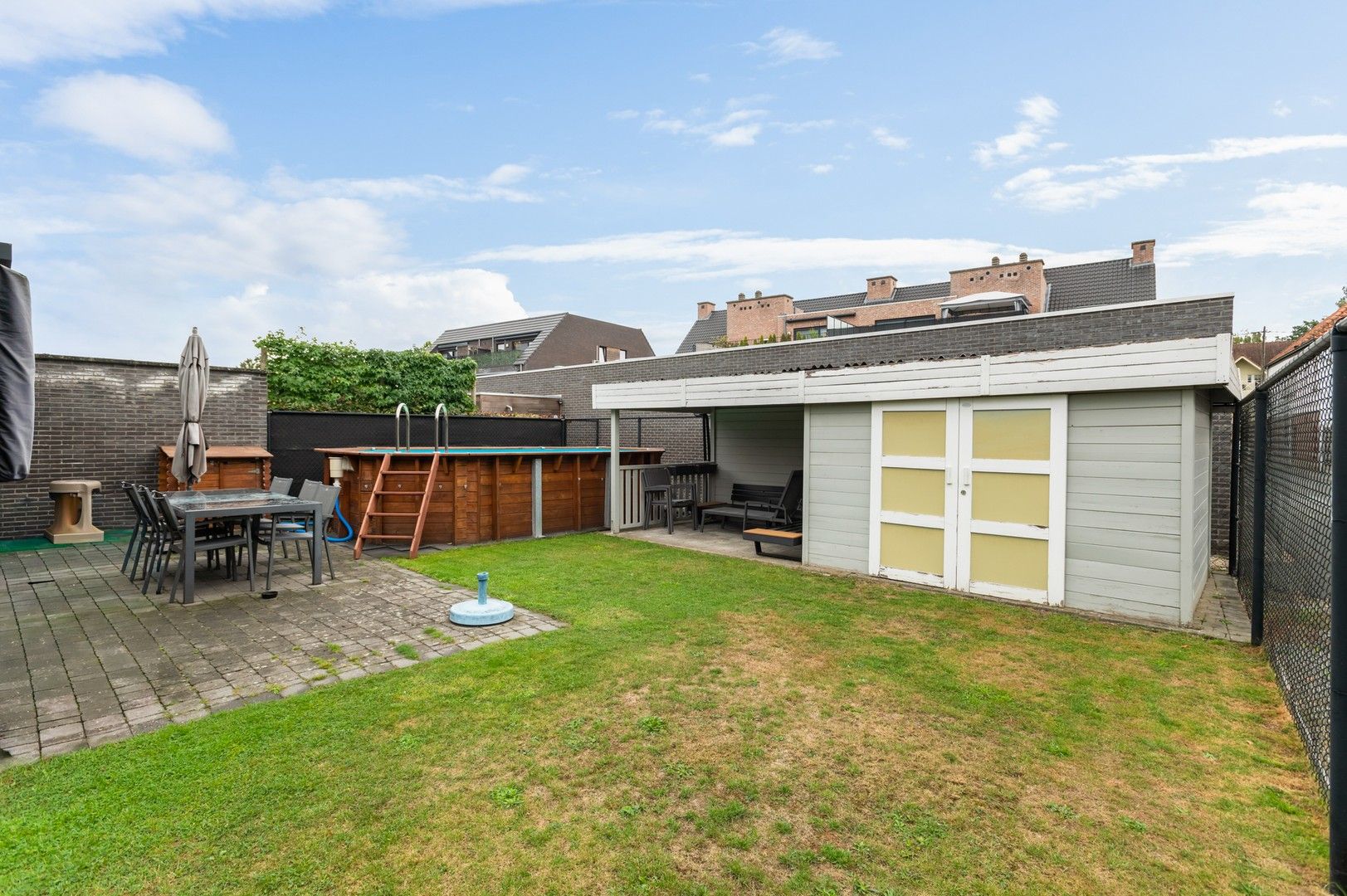 Instapklare halfopen woning met 4 slpk, tuin met zwembad foto 11