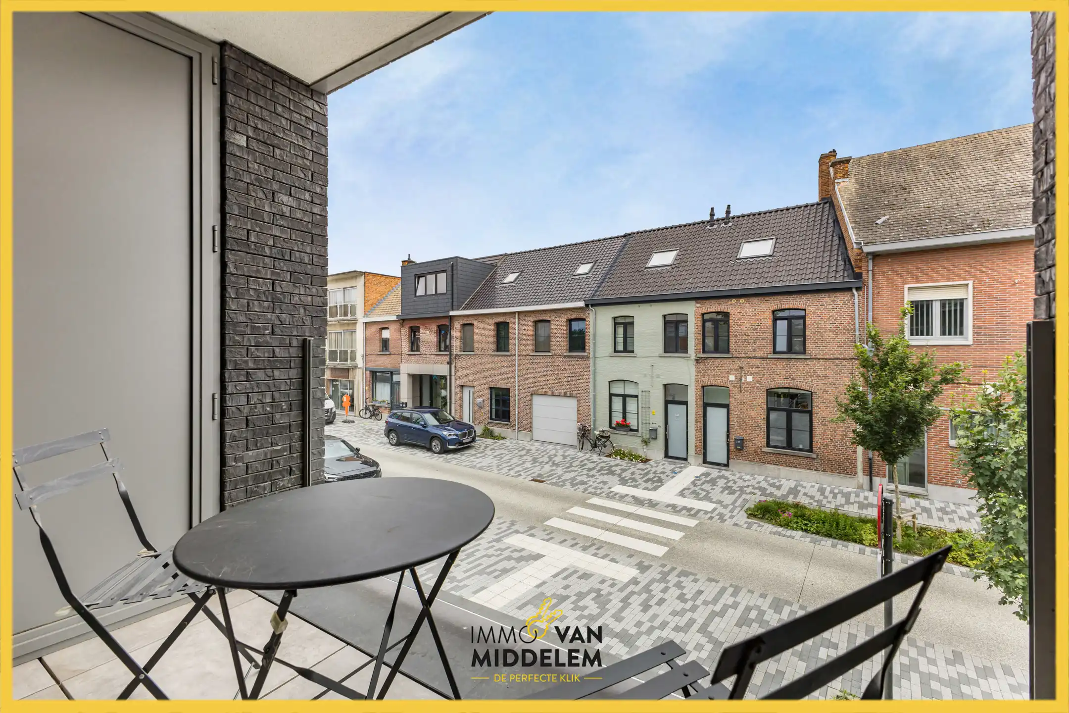 INSTAPKLAAR APPARTEMENT MET 2 SLPKS, 2 TERRASSEN EN GARAGE foto 10