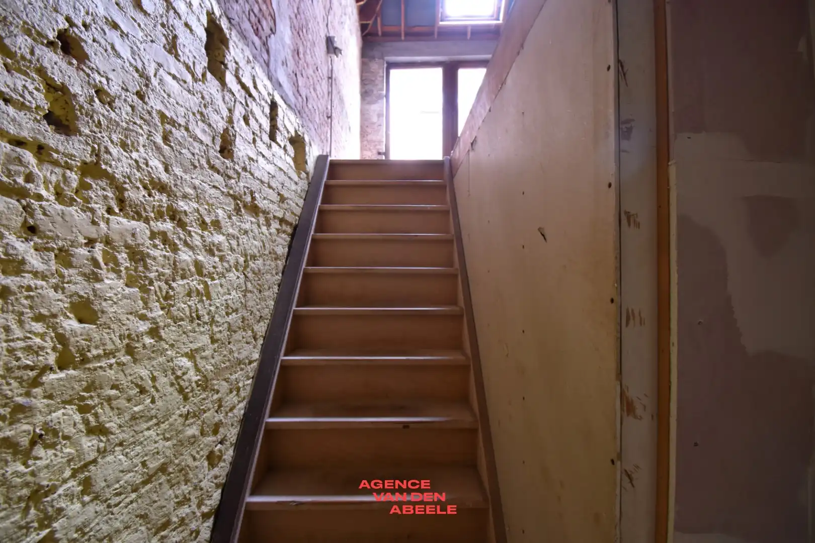Winkelruimte met woonst in de Brugse binnenstad. foto 10